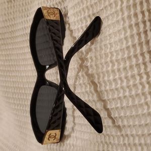 Vintage Chanel Sunglasses 5014 Black with Pillow Top Pattern c.501/91 51 20 135